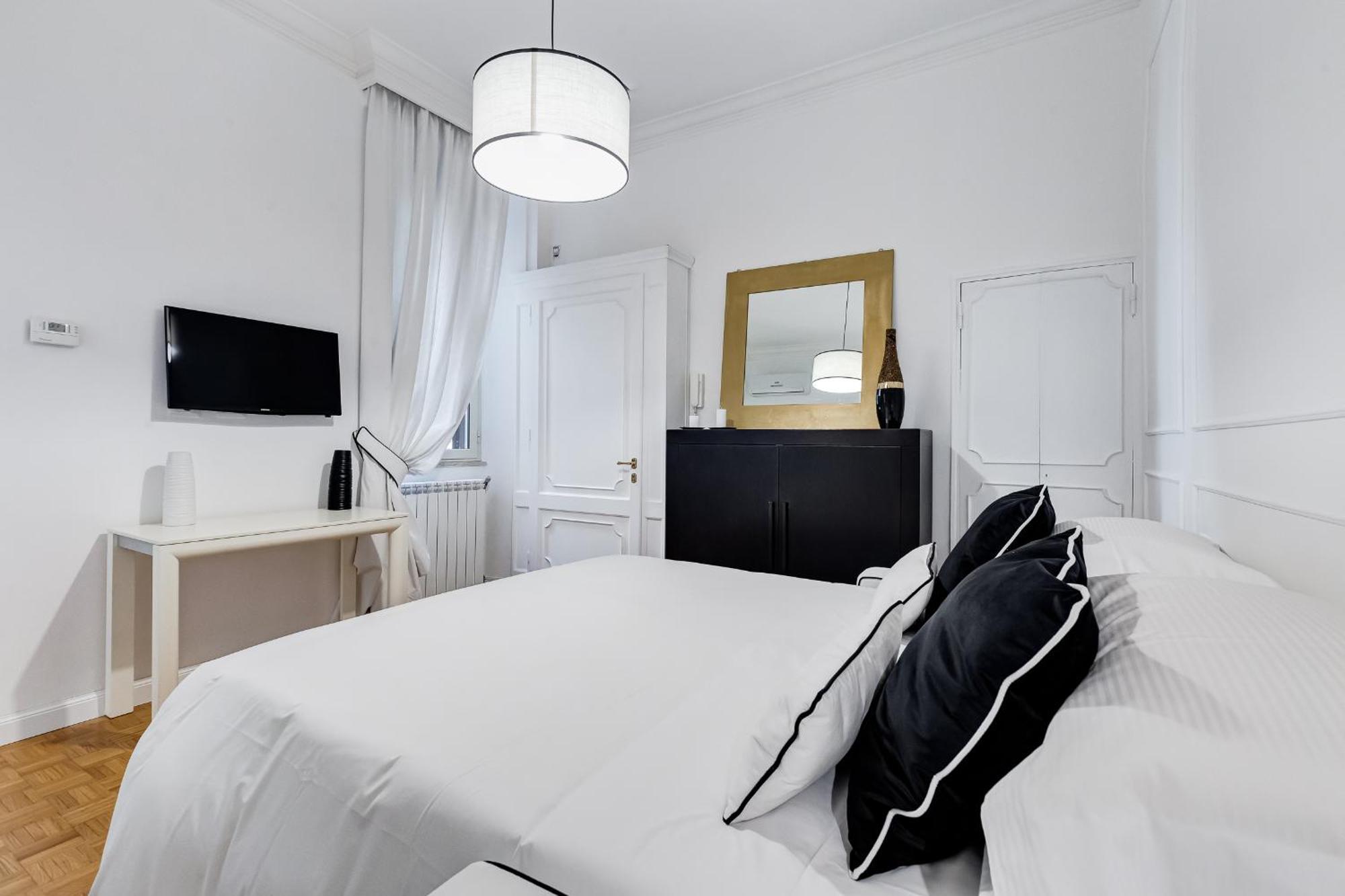 Appartement New Sistina - Your Italian Holidays Rome